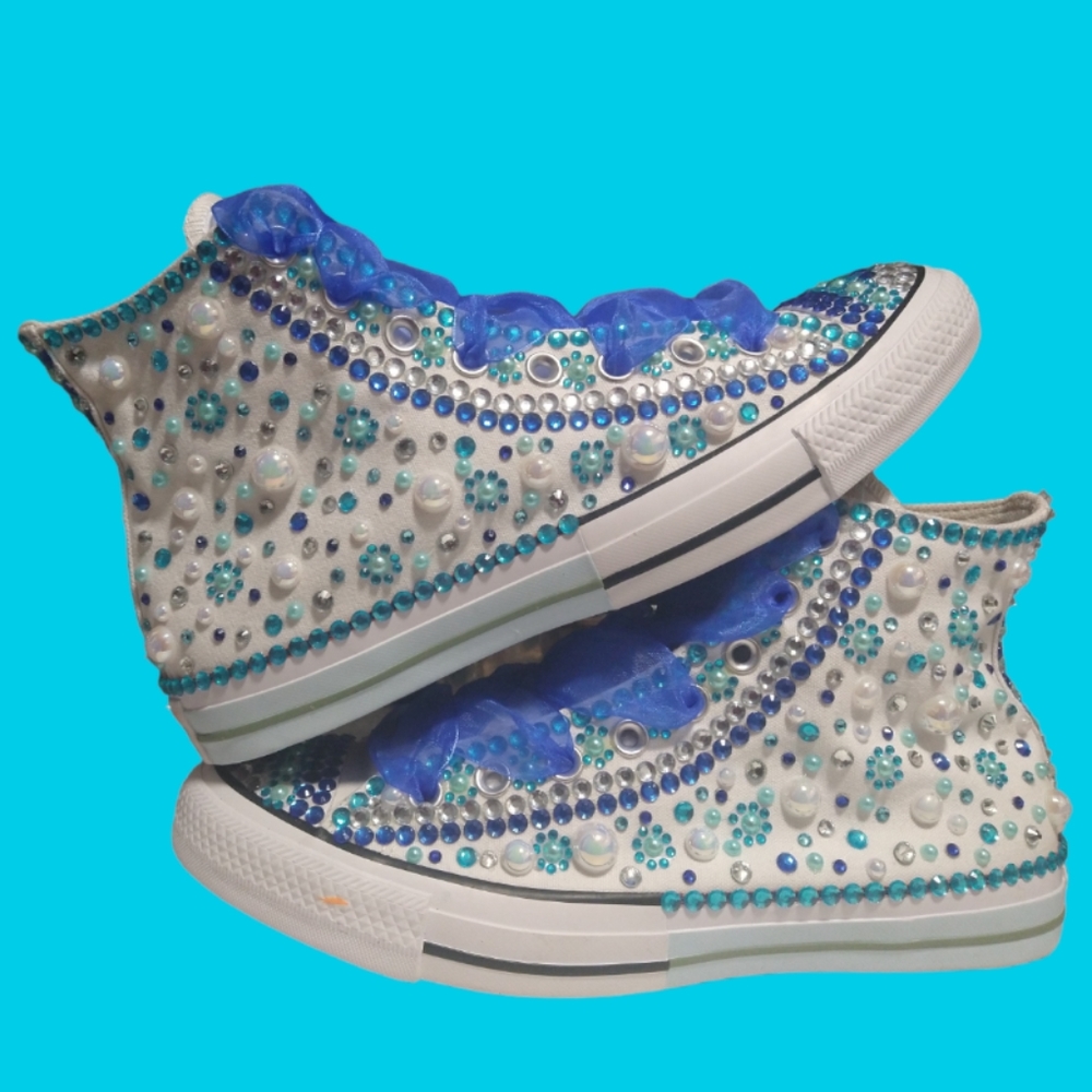 CUSTOMIZED SNEAKERS!!!